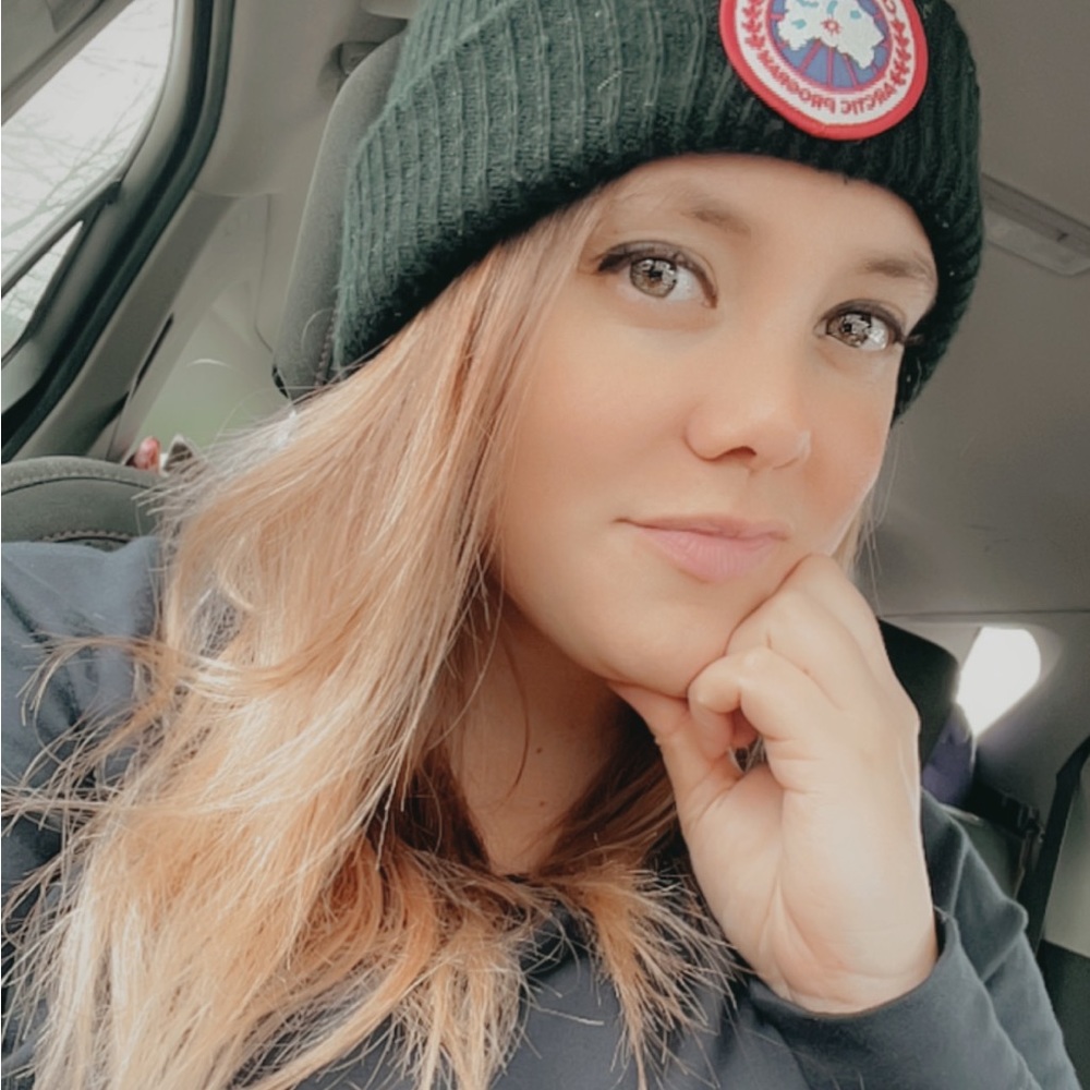 Meet your posher, Alyssa! - Picture 1 of 1